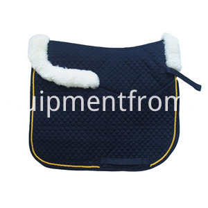 tapis de selle en peau de mouton sheepskin saddle pad